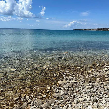 Near - Quiet & - Unit 3 Apartment Petrčane