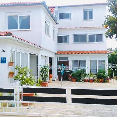 Apartment Near - Quiet & - Unit 3 Petrčane