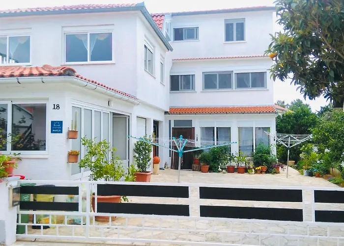 Apartamento Near - Quiet & - Unit 3 Petrcane