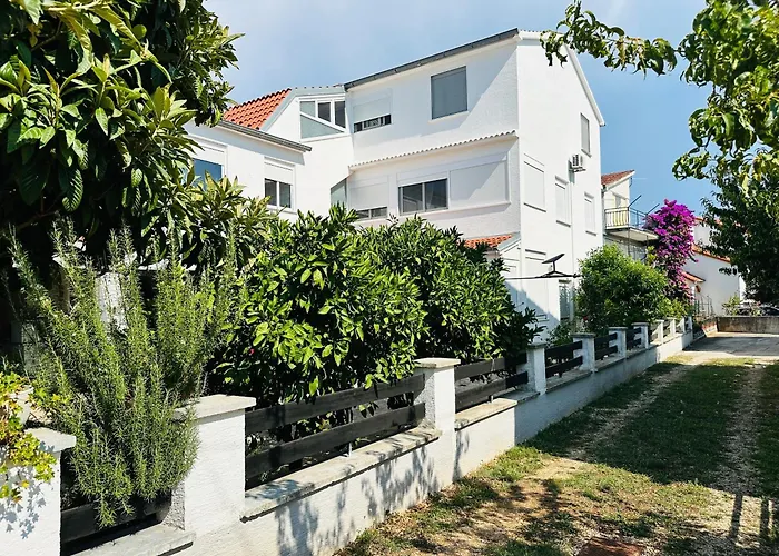 Apartamento Near - Quiet & - Unit 3 Petrcane