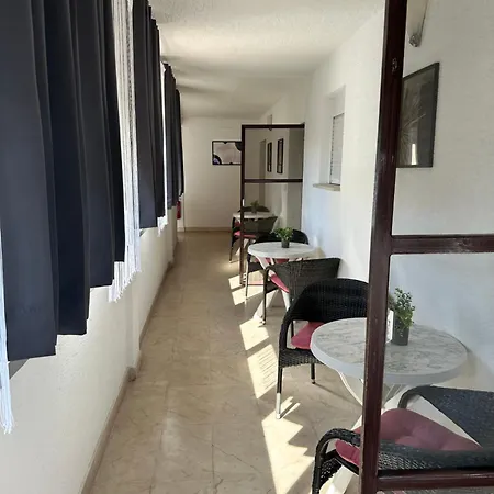 Near - Quiet & - Unit 3 Petrcane