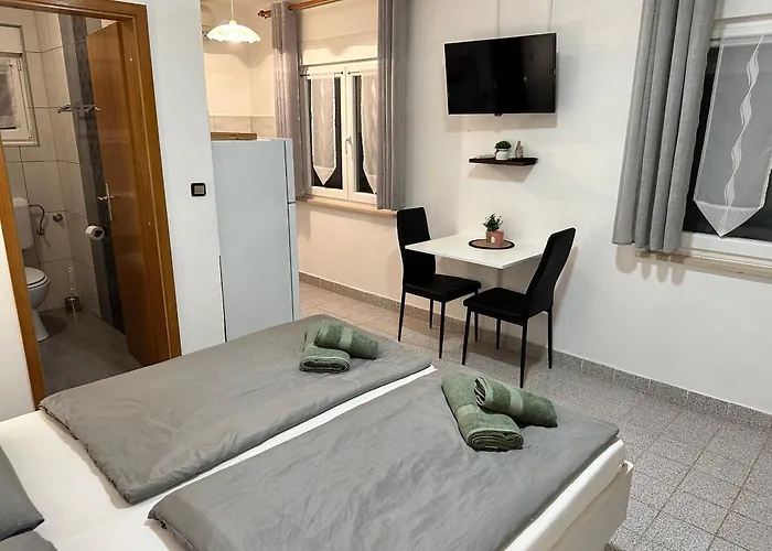 Near - Quiet & - Unit 3 Апартаменты *